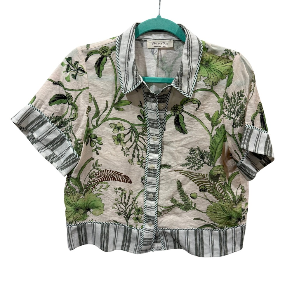 Doe and Rae Botanical Print Short Sleeve Button Down Cropped Top Green Small